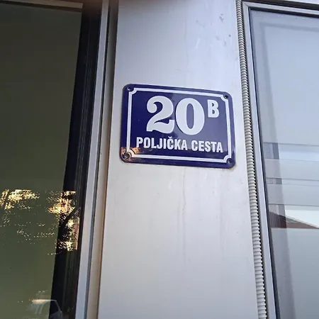 Urban Nest Lazarica - Cozy Near & Center Apartman