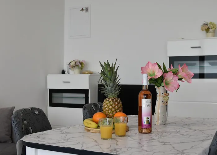 Urban Nest Lazarica - Cozy Near & Center