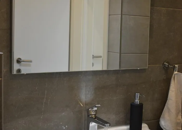 Urban Nest Lazarica - Cozy Near & Center *