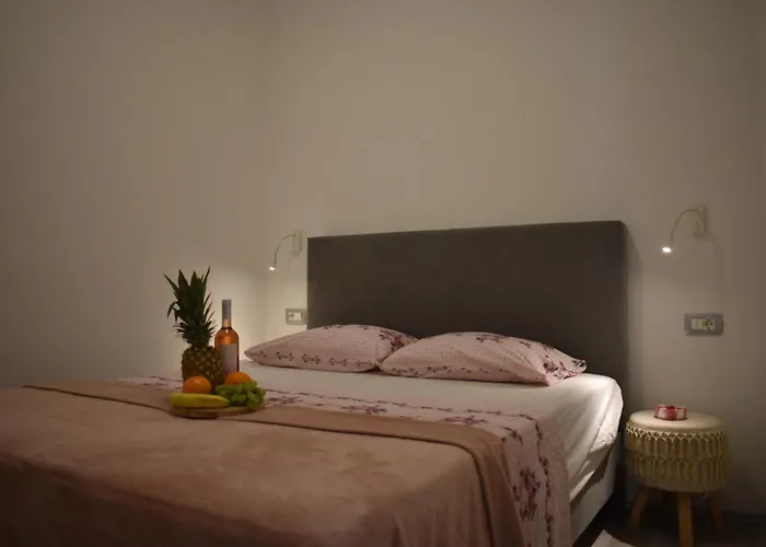 Urban Nest Lazarica - Cozy Near & Center